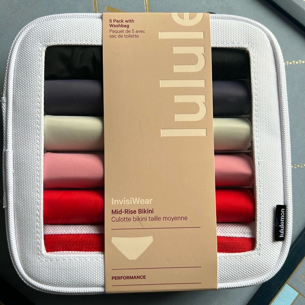 Lululemon InvisiWear Mid-Rise Bikini Underwear 5 Pack *Holiday Pack
With washbag